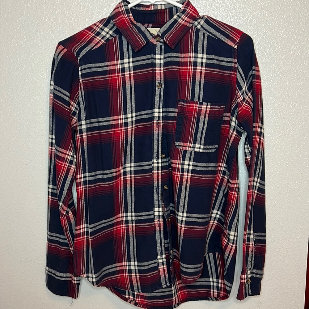 Plaid Hollister long sleeve. Size Small. Like new.